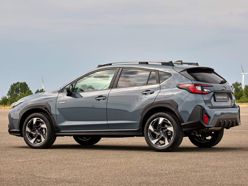 subaru-crosstrek-back-view